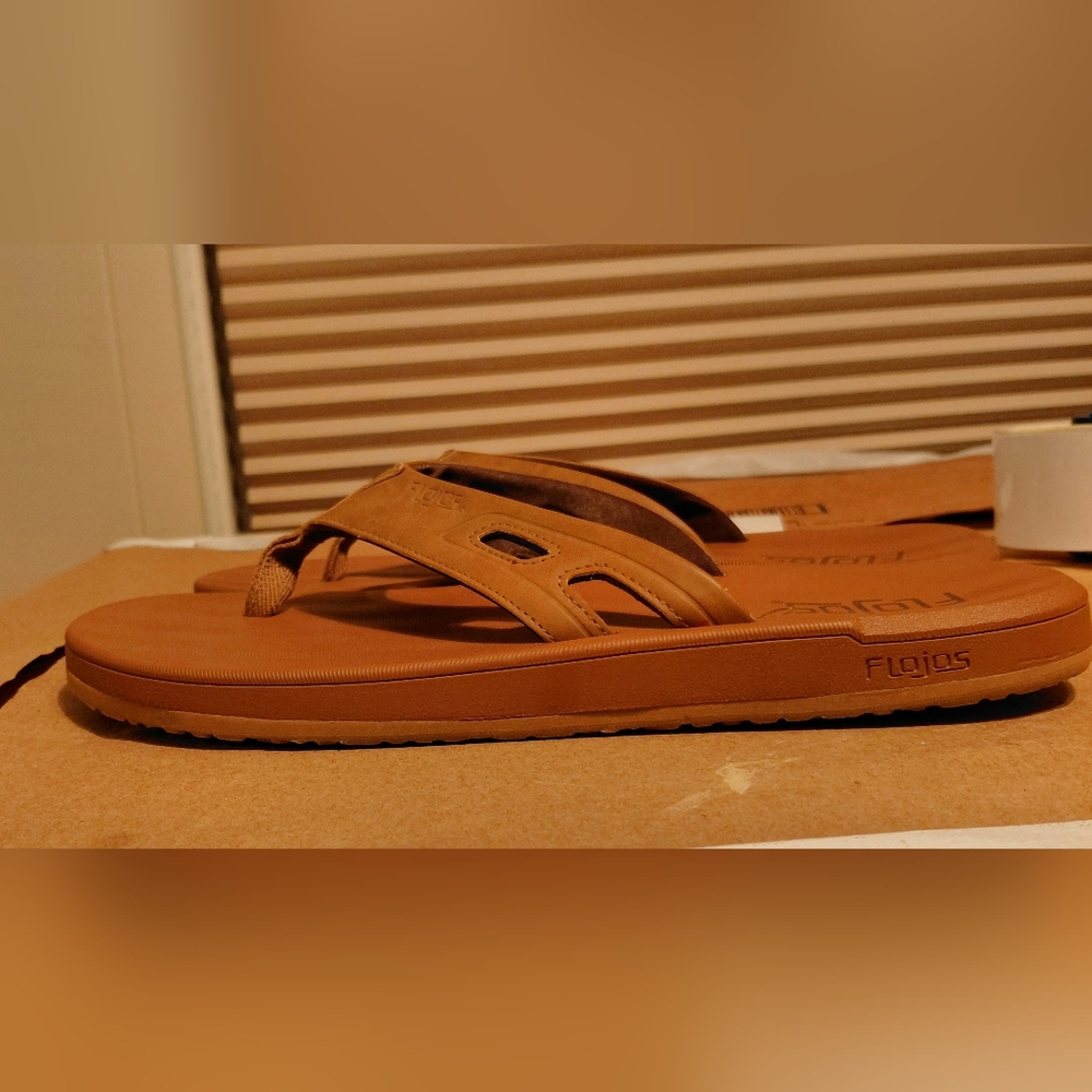 Flojos Mens Size 10 Camel Only Worn Once - Picture 4 of 7